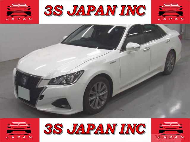 2016 Toyota Crown Hybrid