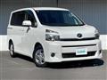 2013 Toyota Voxy