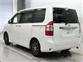 2012 Toyota Noah