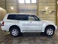 2004 Mitsubishi Pajero