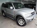 2001 Mitsubishi Pajero