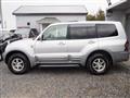 2001 Mitsubishi Pajero
