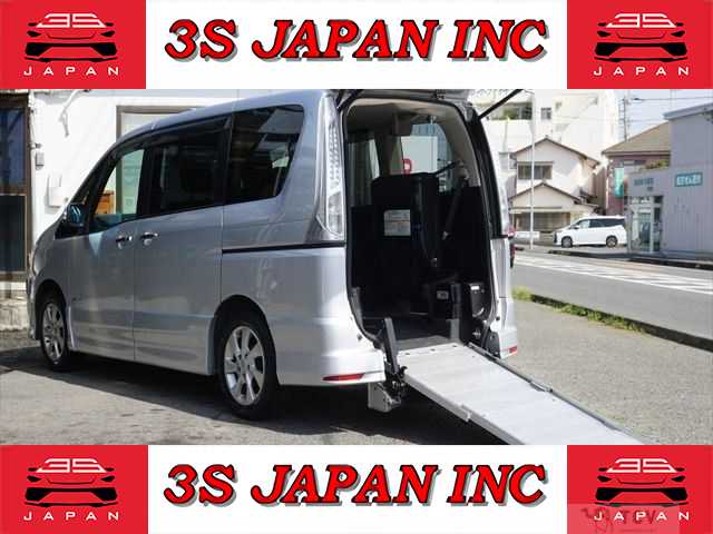 2013 Nissan Serena
