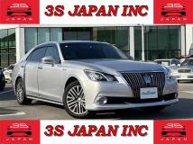 2014 Toyota Crown Majesta