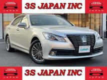 2013 Toyota Crown Royal Series