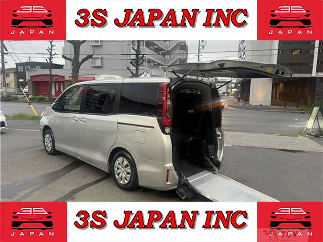 2014 Toyota Noah