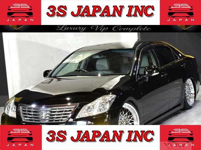 2012 Toyota Crown Royal Series