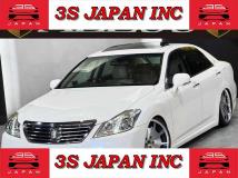 2011 Toyota Crown Royal Series