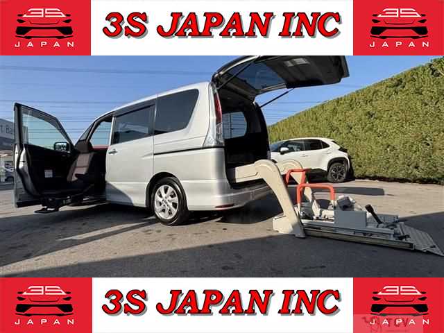 2011 Nissan Serena