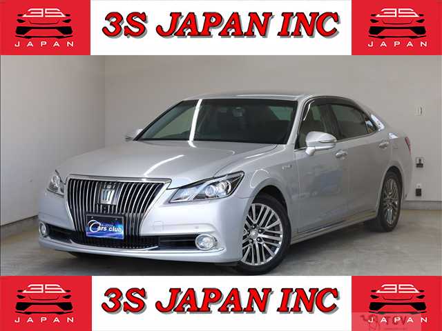 2013 Toyota Crown Majesta