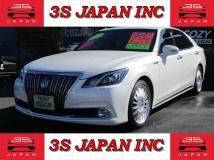 2013 Toyota Crown Majesta
