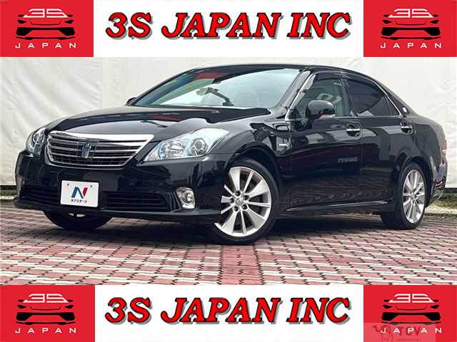 2012 Toyota Crown Hybrid