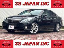 2012 Toyota Crown Hybrid