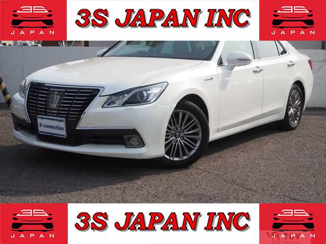 2013 Toyota Crown Hybrid