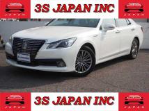 2013 Toyota Crown Hybrid