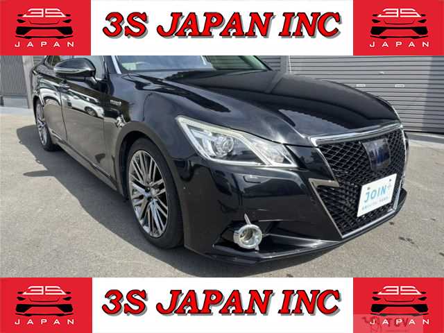 2013 Toyota Crown Hybrid
