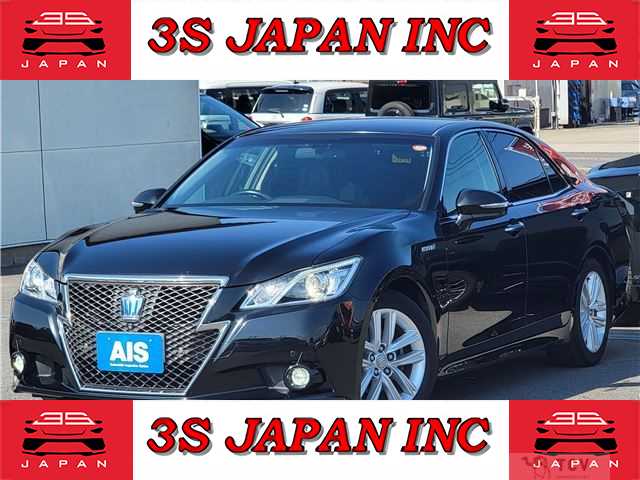 2013 Toyota Crown Hybrid