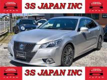 2013 Toyota Crown Hybrid