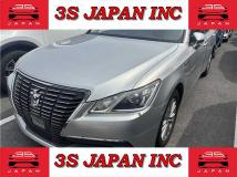 2013 Toyota Crown Hybrid