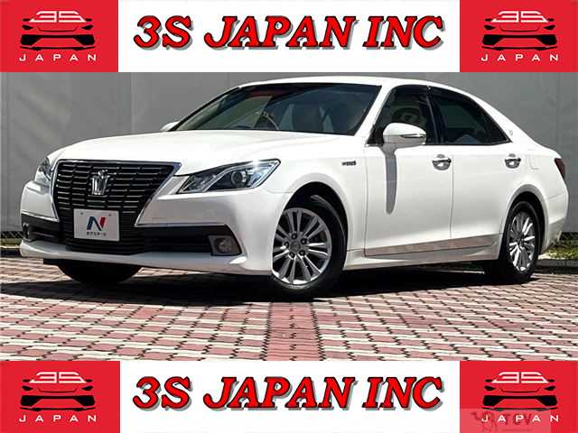2013 Toyota Crown Hybrid