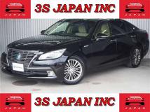 2013 Toyota Crown Hybrid