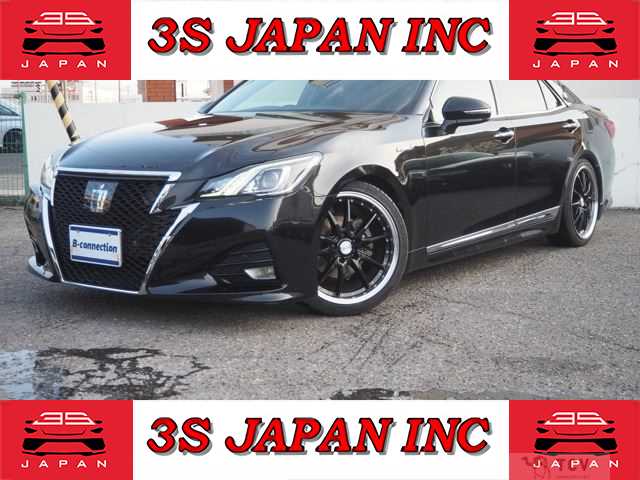 2013 Toyota Crown Hybrid