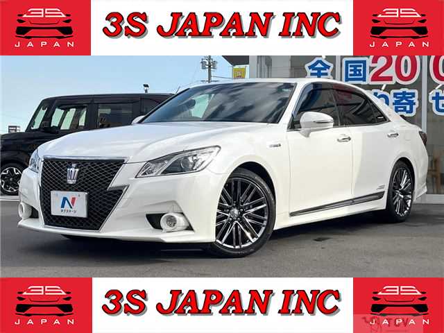 2013 Toyota Crown Hybrid