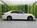 2013 Toyota Crown Hybrid
