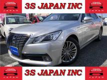 2014 Toyota Crown Hybrid