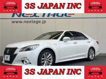 2013 Toyota Crown Hybrid
