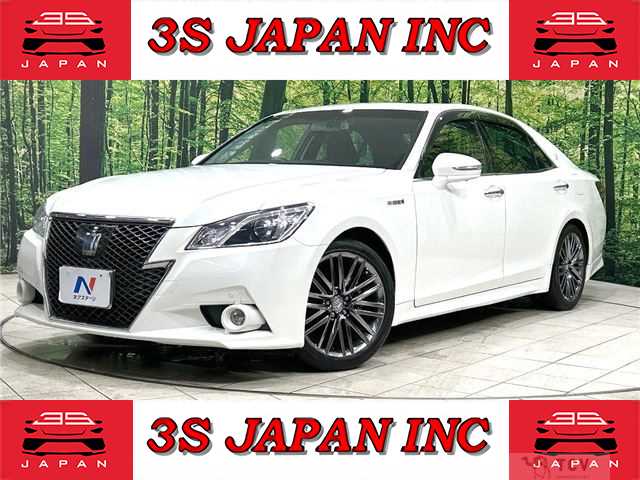 2013 Toyota Crown Hybrid