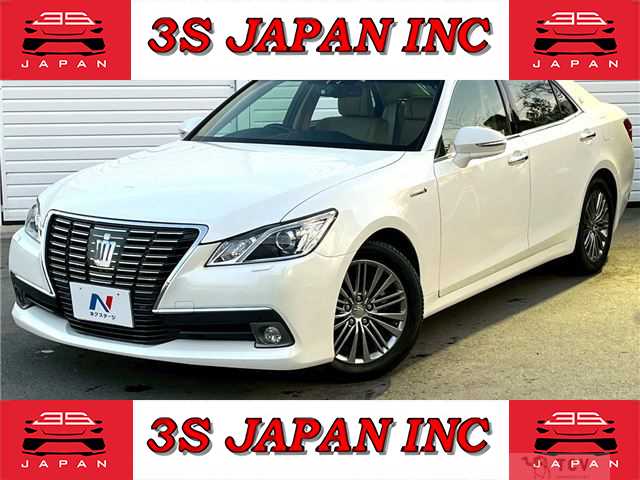2013 Toyota Crown Hybrid
