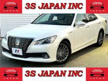2013 Toyota Crown Hybrid