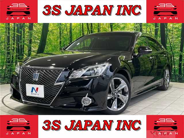 2014 Toyota Crown Hybrid