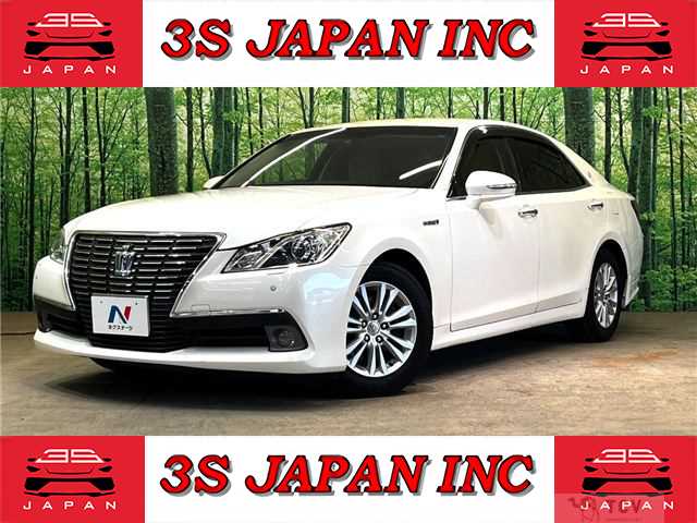 2013 Toyota Crown Hybrid