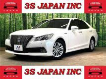 2013 Toyota Crown Hybrid