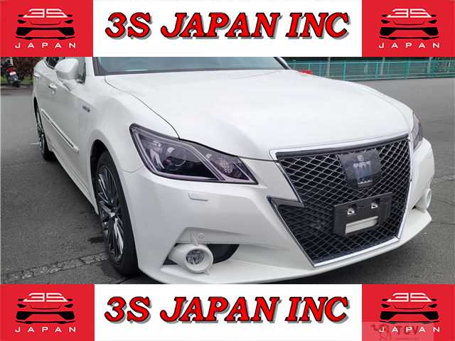 2013 Toyota Crown Hybrid