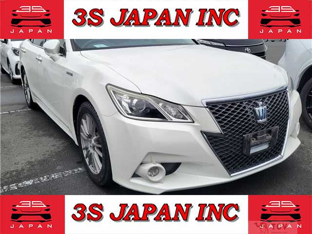2013 Toyota Crown Hybrid
