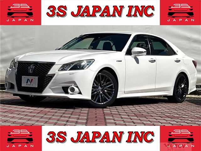 2014 Toyota Crown Hybrid