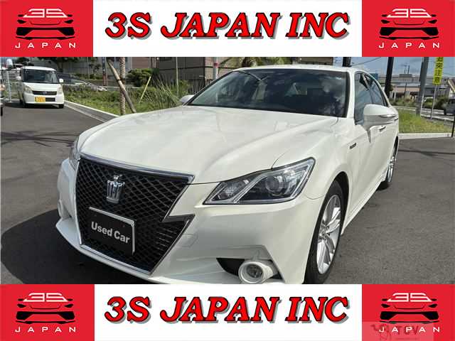 2013 Toyota Crown Hybrid