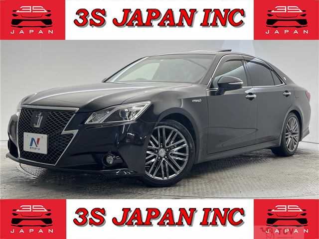 2013 Toyota Crown Hybrid