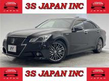2013 Toyota Crown Hybrid