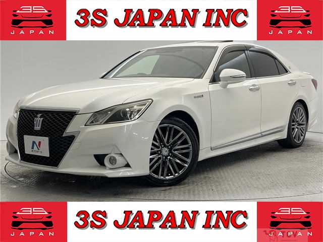 2013 Toyota Crown Hybrid
