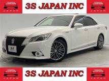 2013 Toyota Crown Hybrid
