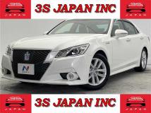 2013 Toyota Crown Hybrid