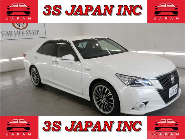 2013 Toyota Crown Hybrid