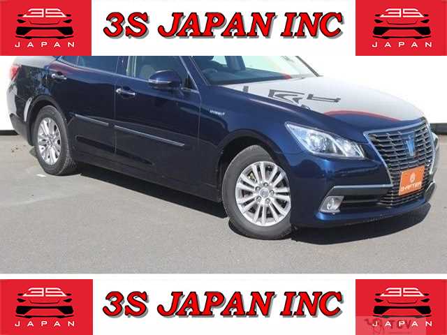2013 Toyota Crown Hybrid