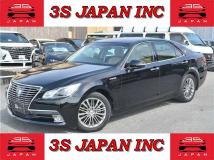 2013 Toyota Crown Hybrid
