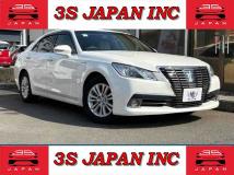 2014 Toyota Crown Hybrid