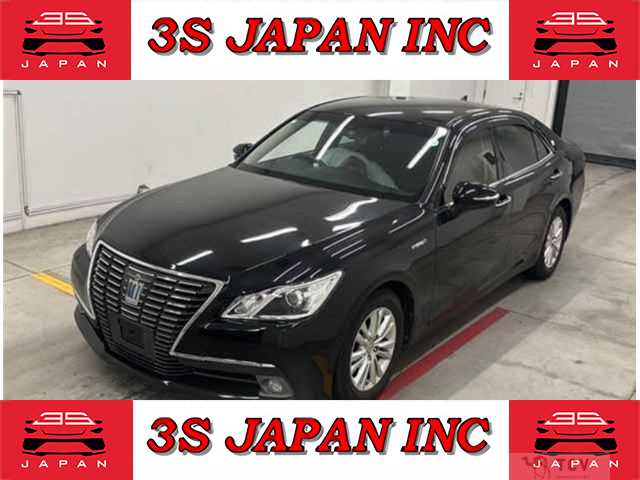 2014 Toyota Crown Hybrid